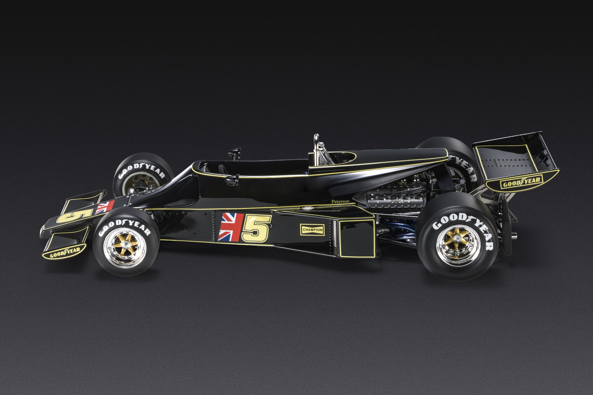 Lotus 77